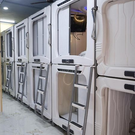 Astropods Hotel Mumbai Ngoại thất bức ảnh