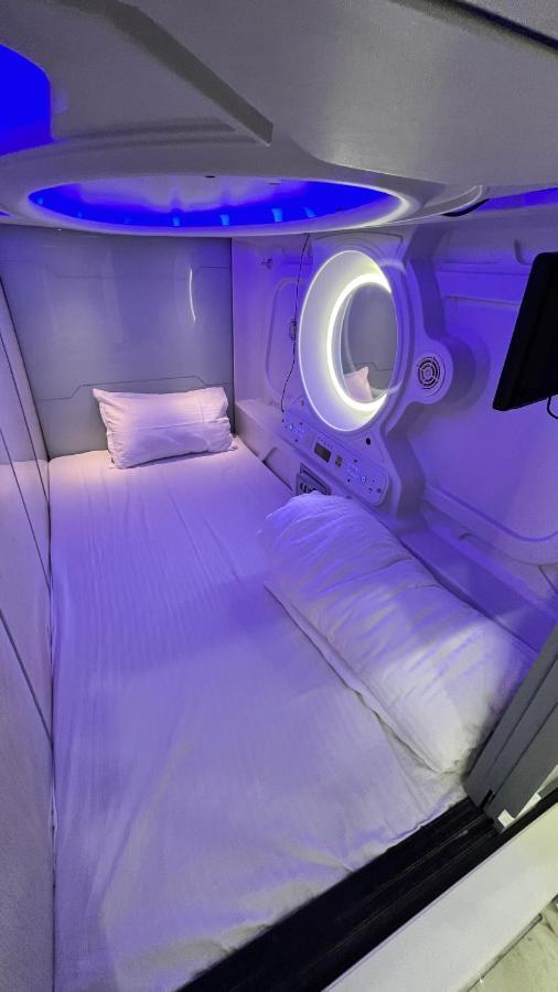 Astropods Hotel Mumbai Ngoại thất bức ảnh