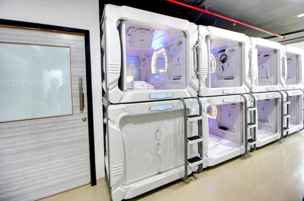 Astropods Hotel Mumbai Ngoại thất bức ảnh